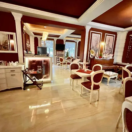 Ada Hotel